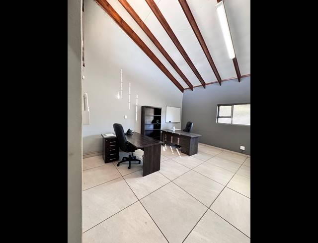 450M² BUSINESS FOR SALE IN DIE HEUWEL EXT 4